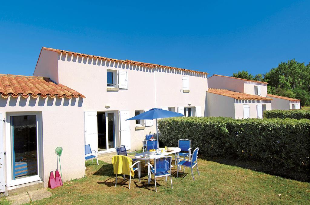 Residence Odalys Le Village Des Amareyeurs Le Chateau-d'Oleron Exterior photo